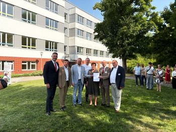 Gesundheitsministerin Petra Grimm-Benne übergibt 6,5 Millionen Euro in Ballenstedt