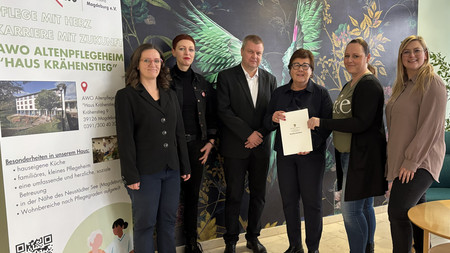 Bescheidübergabe an AWO-Altenpflegeheim "Haus Krähenstieg"