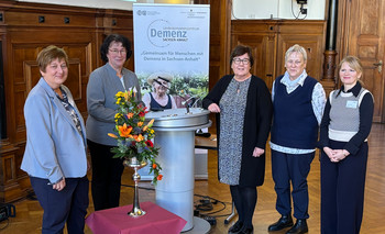 Land veröffentlicht Demenzstrategie zur Verbesserung der Lebensqualität von Menschen mit Demenz und deren Familien