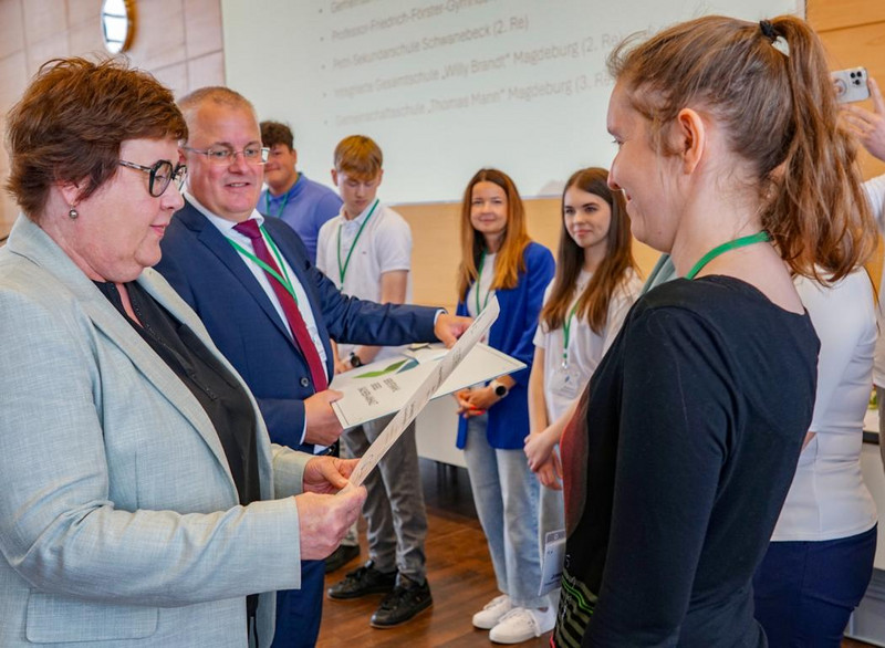 Impressionen der letzten Festveranstaltung zur Verleihung des Berufswahl-SIEGELS Sachsen-Anhalt im Jahr 2026