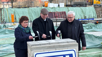 Gesundheitsministerin Petra Grimm-Benne, LAV-Präsident Alexander Nissle, Finanzminister Michael Richter