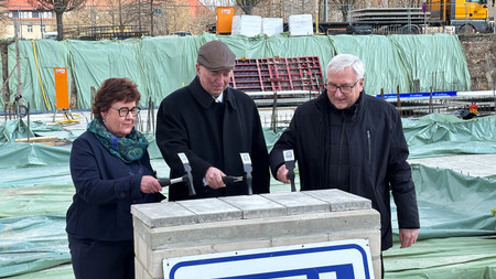Gesundheitsministerin Petra Grimm-Benne, LAV-Präsident Alexander Nissle, Finanzminister Michael Richter