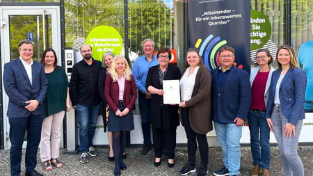 Ministerin Petra Grimm-Benne übergibt Zuwendungsbescheid an die Beratungsstelle für kommunale Quartiersentwicklung  in Sachsen-Anhalt (BEQISA)