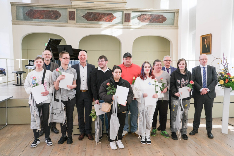 Werkstattbeschäftigte erhalten Abschlusszertifikate in Halle