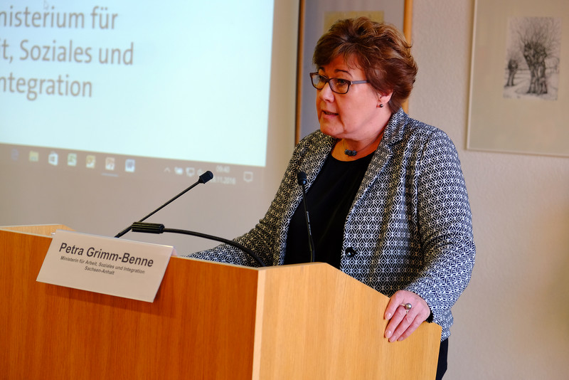 Ministerin Petra Grimm-Benne beim Dialog zur Fortentwicklung des Landesprogramms für Demokratie, Vielfalt und Weltoffenheit
